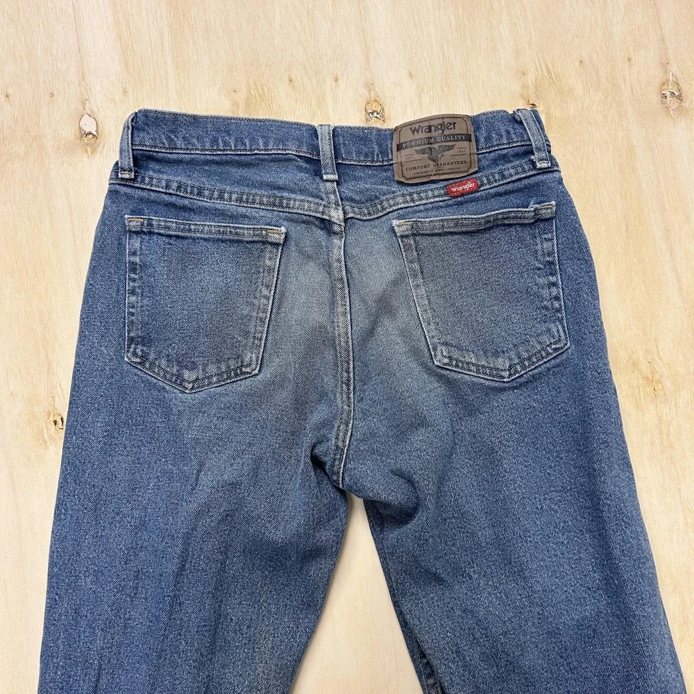 Wrangler Jeans‎ Mens 30x32 Medium Wash Blue Denim Straight Stretch 1097FXVMD